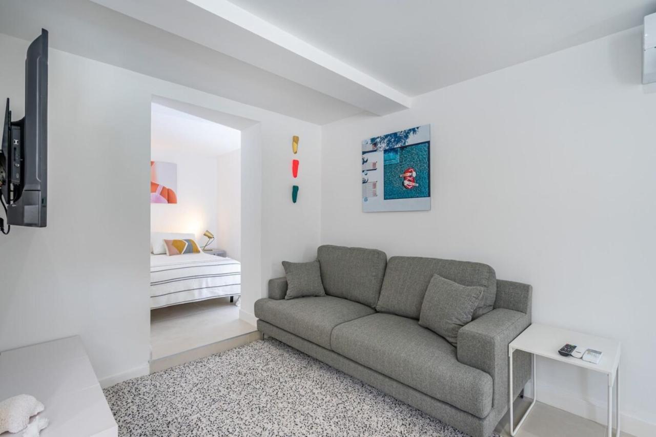 Giovannina N2 Cassis Buitenkant foto